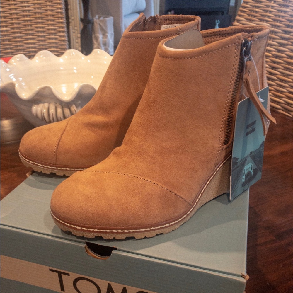 Toms - Avery Wedge Bootie